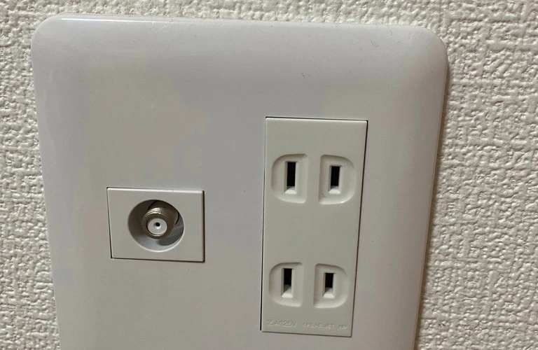 安心の電気工事はお任せください！コンセントの設置から修理まで、幅広く対応します